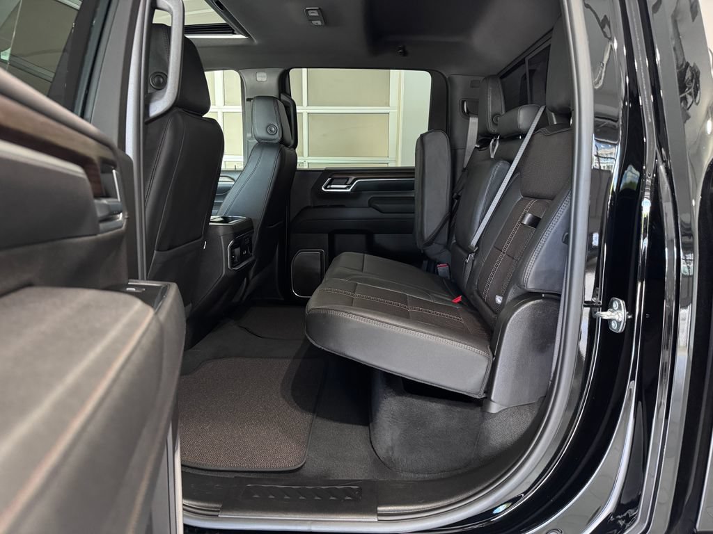 Certified 2025 Chevrolet Silverado 2500 High Country w/ Technology Package AWD/4WD image 11