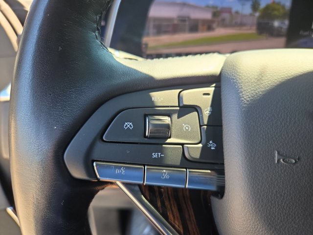 Certified 2022 Cadillac Escalade ESV Premium Luxury AWD/4WD image 12