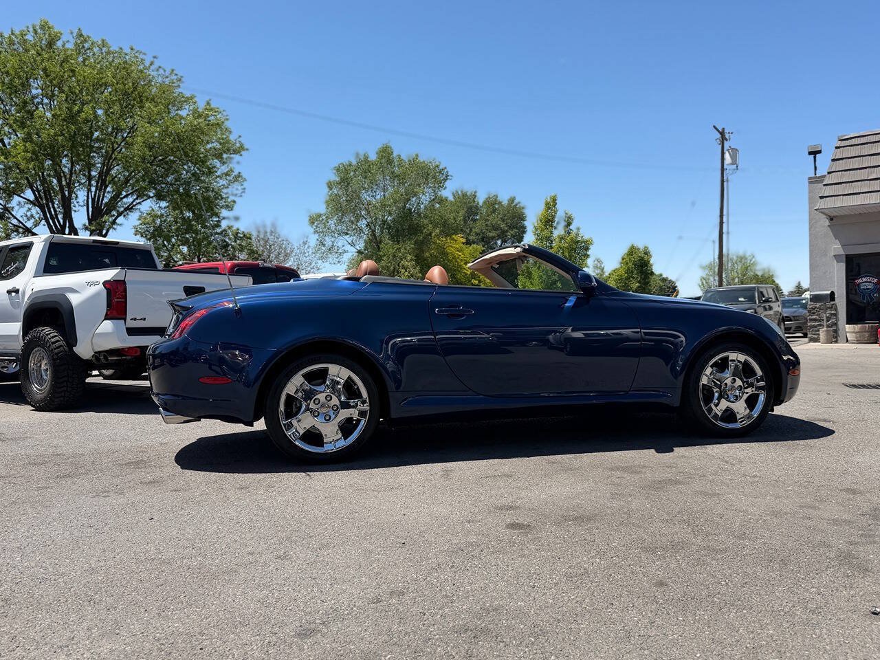 Used 2005 Lexus SC 430 Convertible w/ Preferred Accessory Pkg RWD image 11