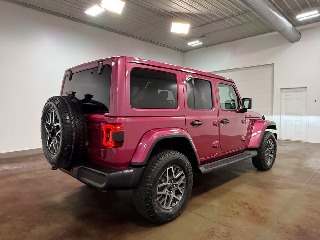 Used 2024 Jeep Wrangler Unlimited Sahara w/ Technology Group AWD/4WD image 34