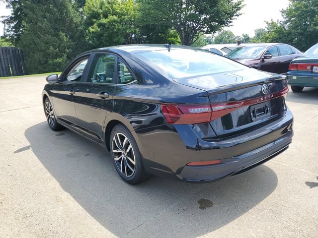 New 2026 Volkswagen Jetta SE FWD image 3