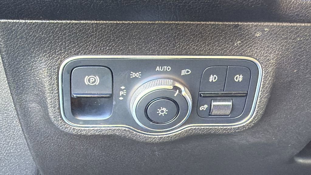 Used 2021 Mercedes-Benz GLB 250 image 26