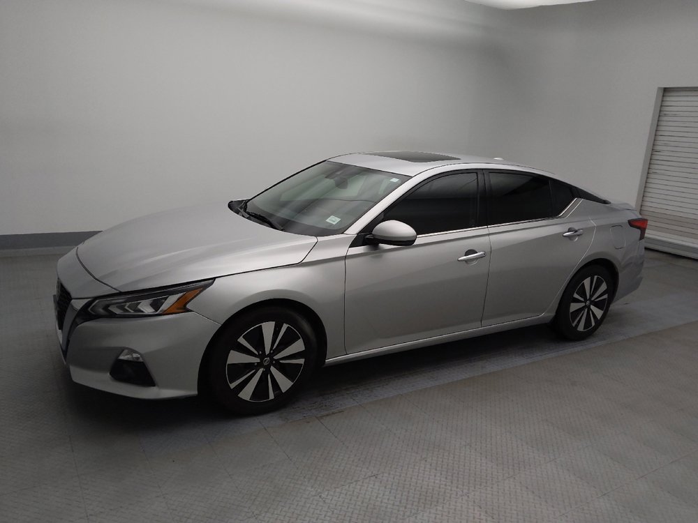 Used 2019 Nissan Altima 2.5 SV image 2