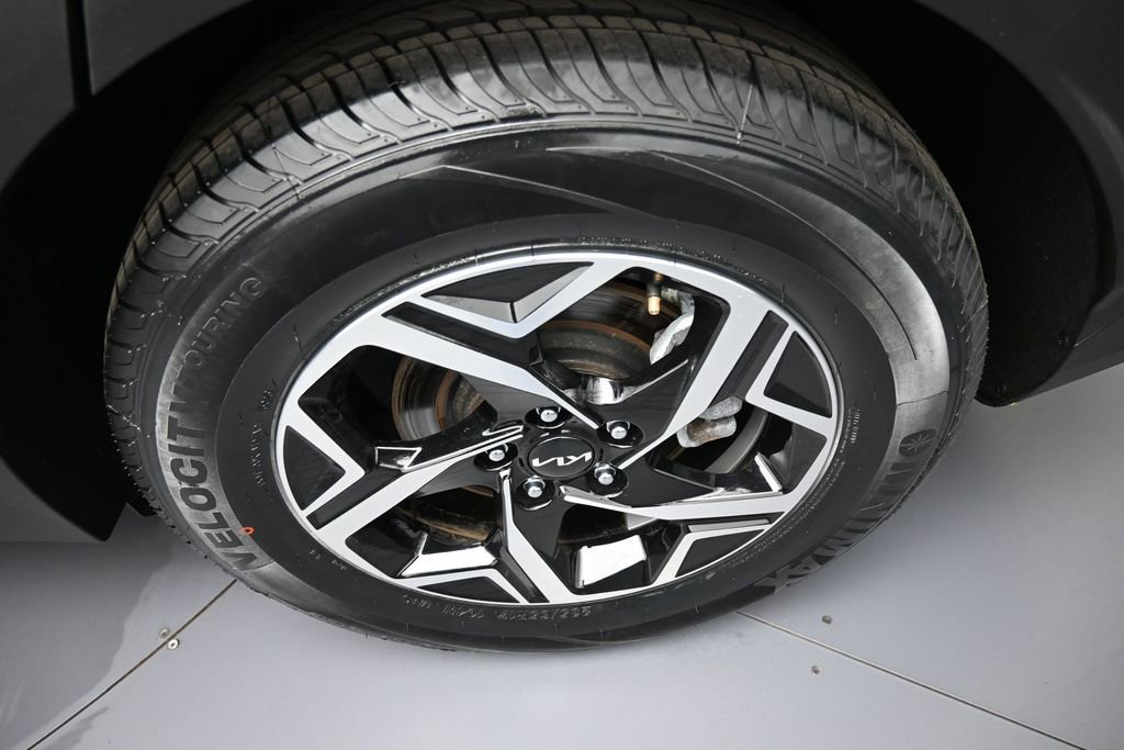 Certified 2025 Kia Sportage LX FWD image 15