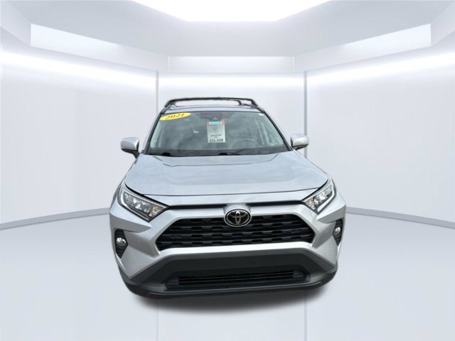 Used 2021 Toyota RAV4 XLE Premium AWD/4WD image 5