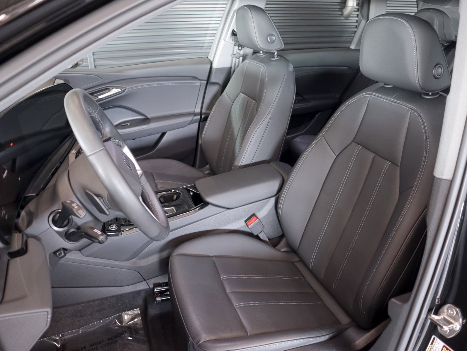 Used 2025 Audi Q6 e-tron Premium image 4