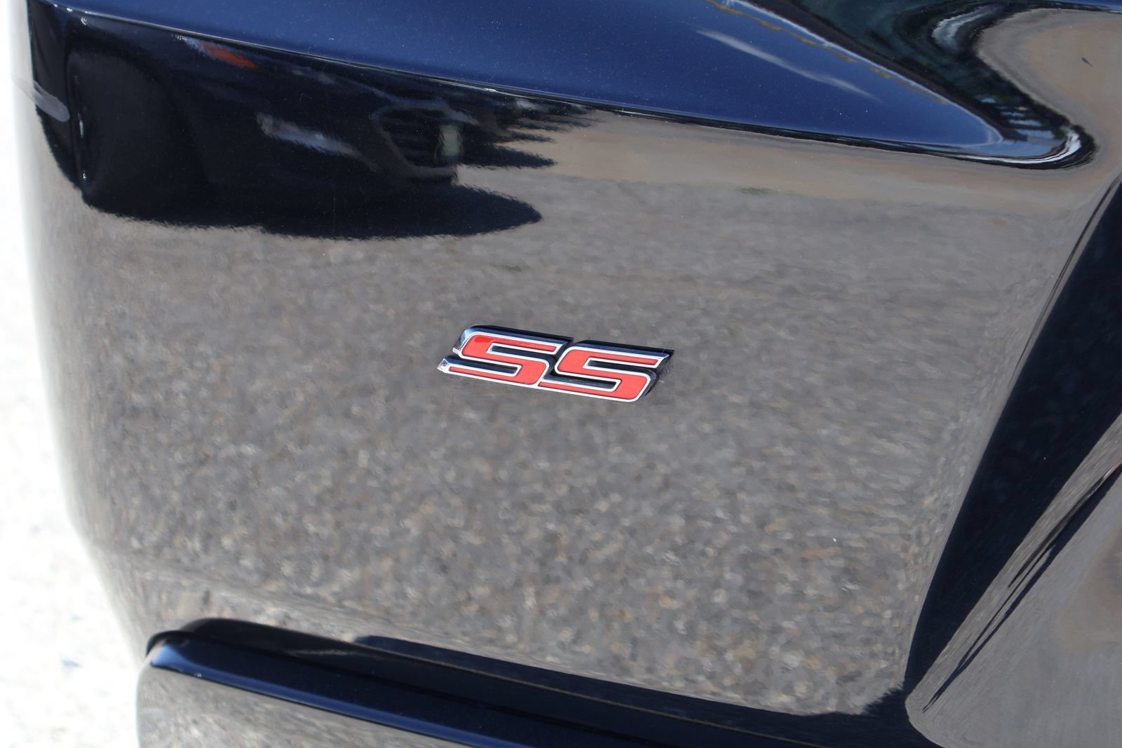 Used 2018 Chevrolet Camaro SS RWD image 8