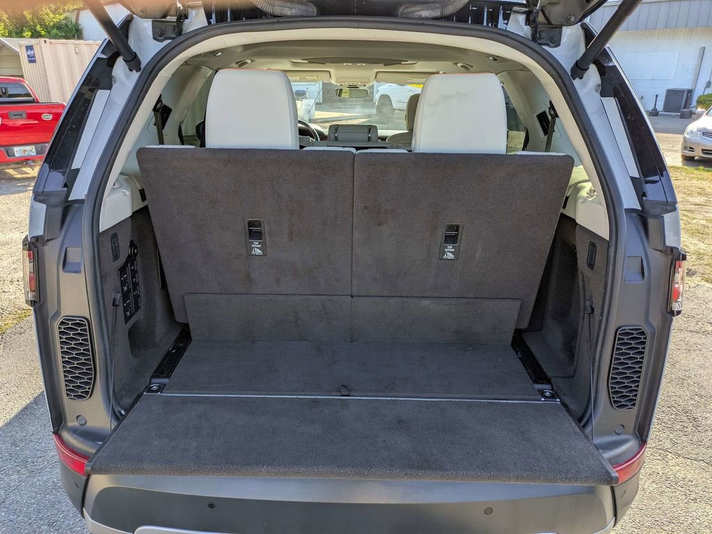 Used 2020 Land Rover Discovery HSE AWD/4WD image 14