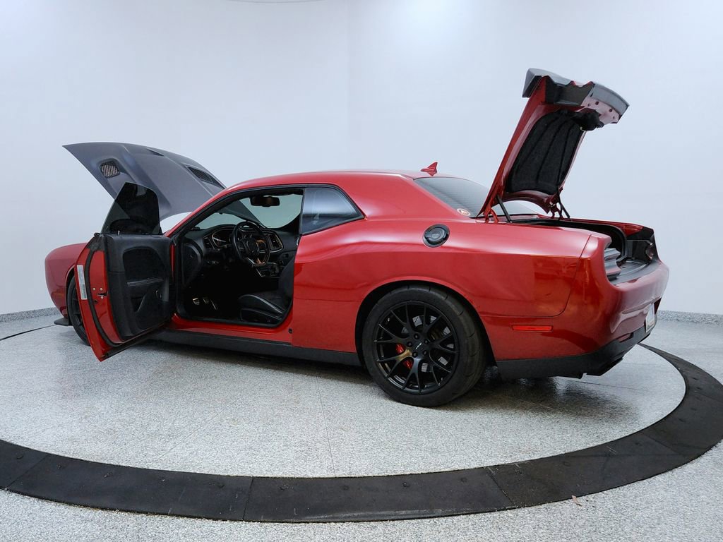 Used 2016 Dodge Challenger SRT Hellcat image 9