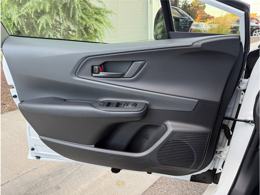 Used 2023 Toyota Prius LE image 30