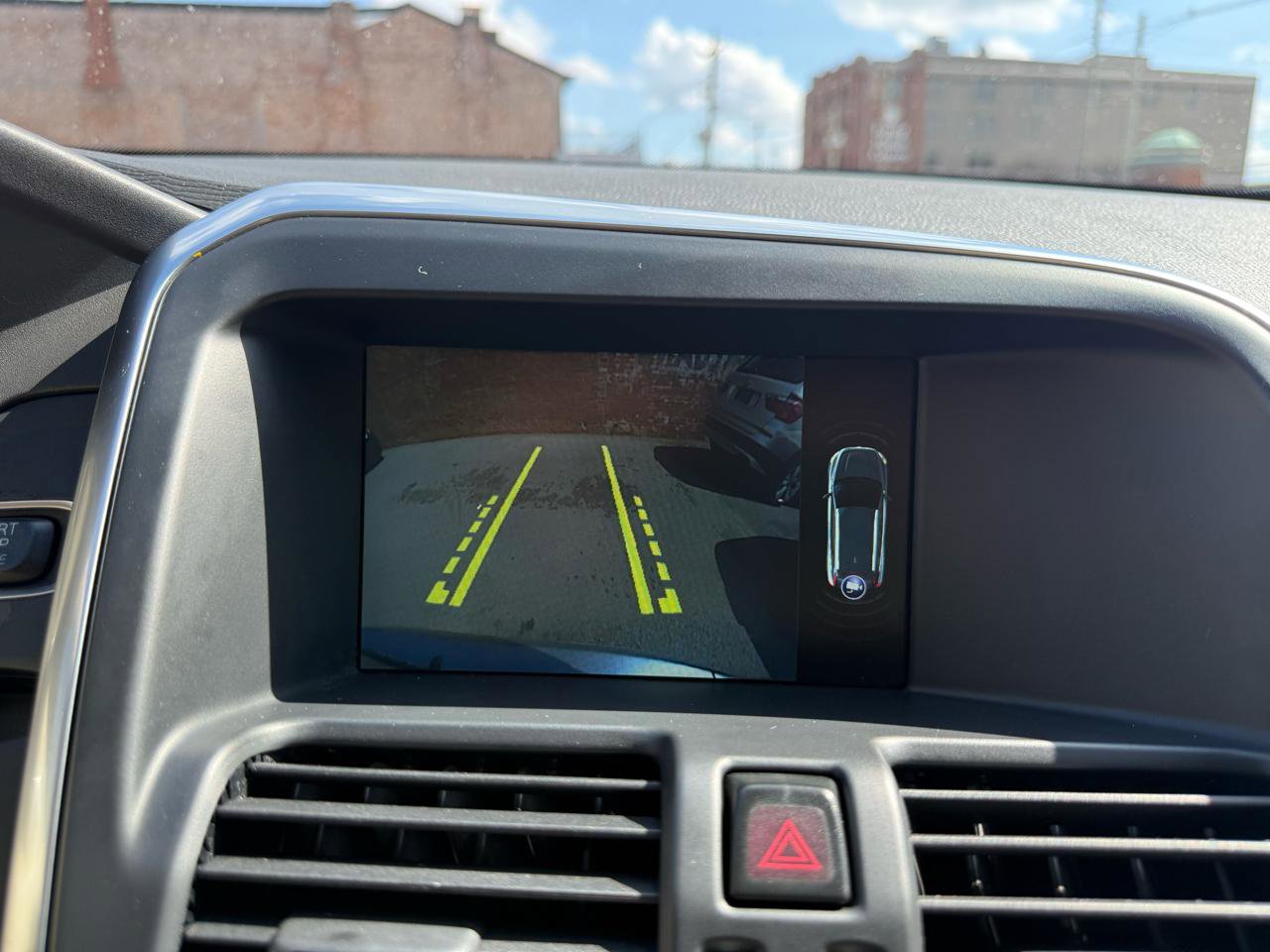 Used 2015 Volvo XC60 T5 Premier image 12