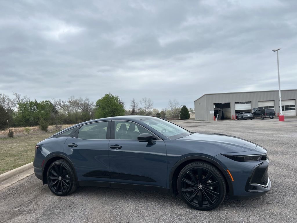 Used 2026 Toyota Crown Nightshade image 4