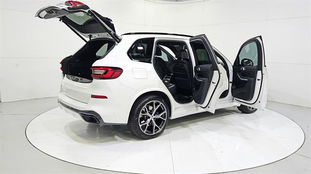 Used 2022 BMW X5 sDrive40i w/ M Sport Package RWD image 32