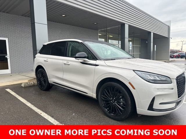 Used 2023 Lincoln Corsair Standard w/ Equipment Group 101A image 5