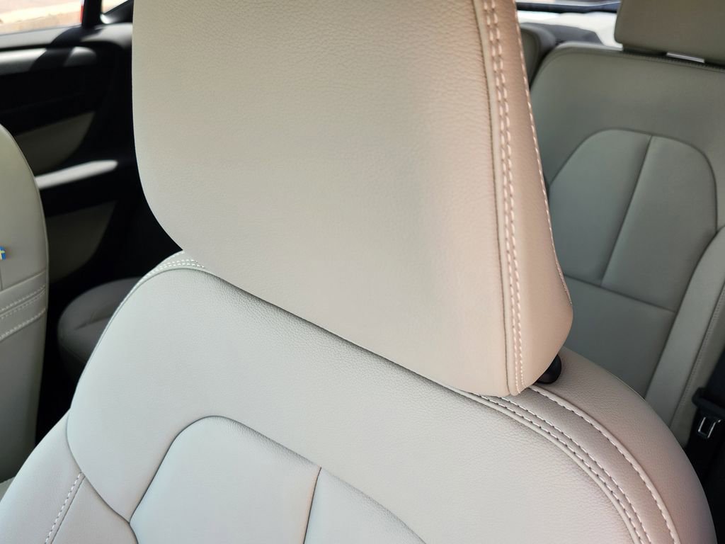 New 2026 Volvo XC40 B5 Ultra w/ Climate Package AWD/4WD image 6