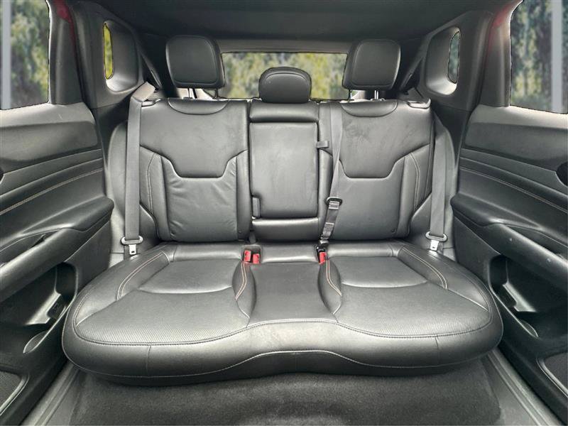 Used 2022 Jeep Compass Limited w/ (RED) Package AWD/4WD image 15