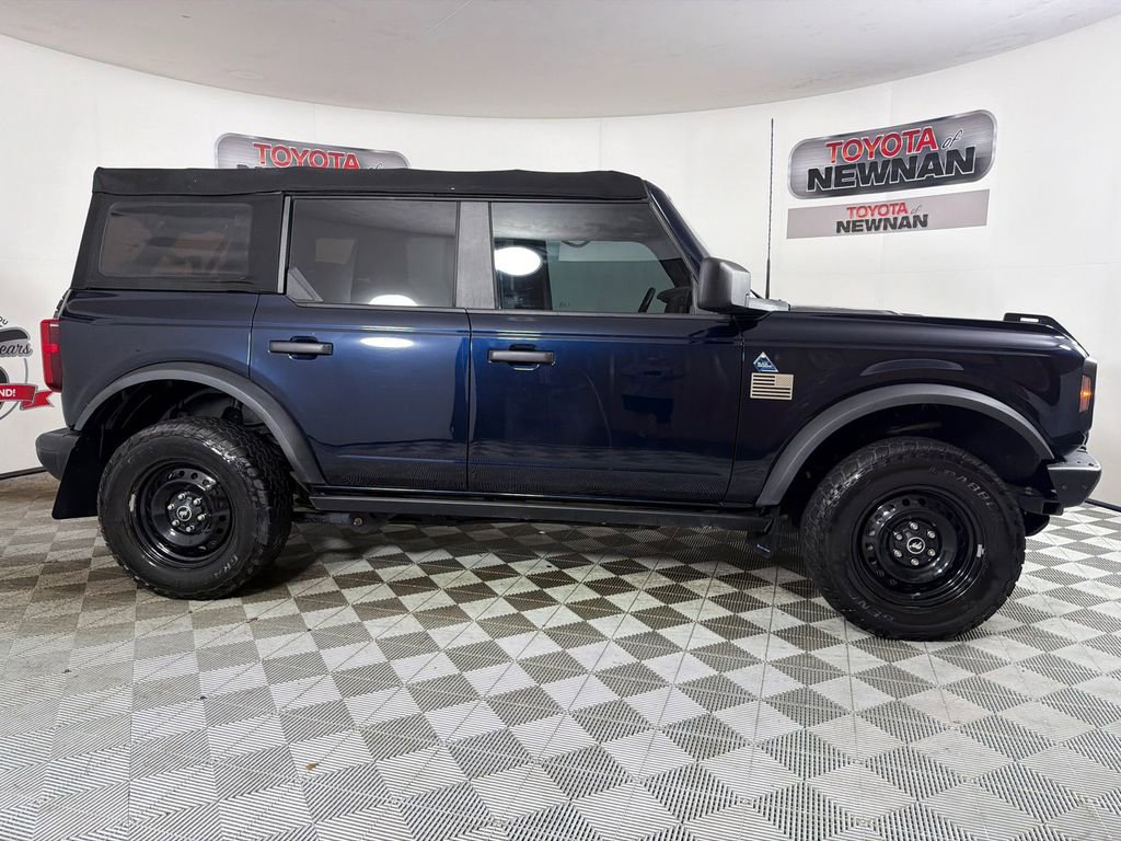 Used 2021 Ford Bronco Black Diamond image 2