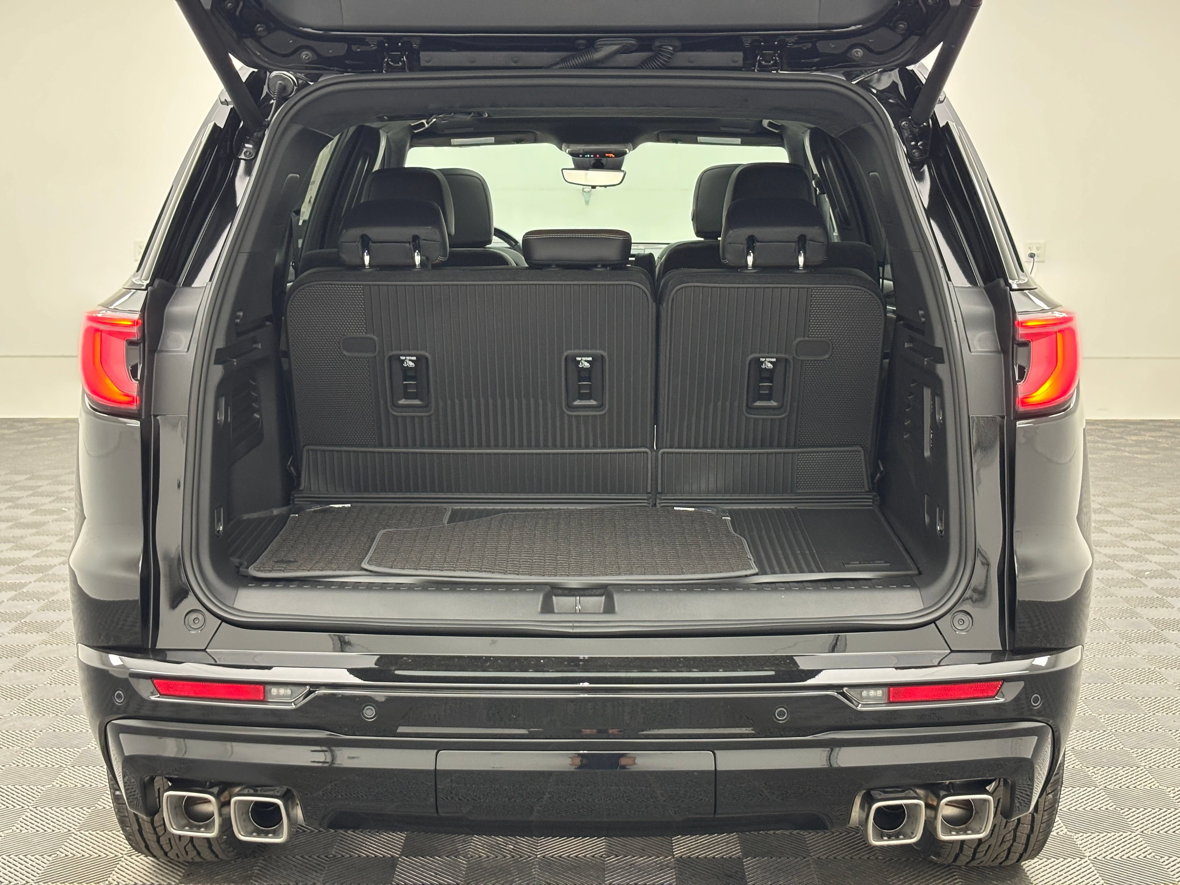New 2026 GMC Acadia Denali Ultimate w/ LPO, Floor Liner Package AWD/4WD image 13