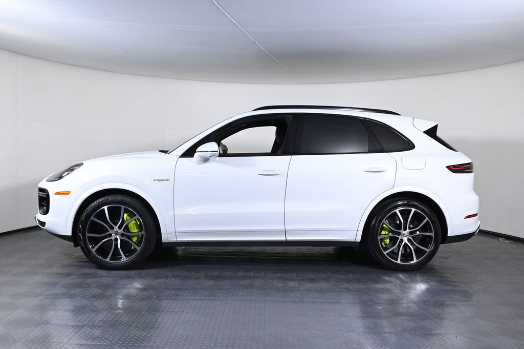 Certified 2023 Porsche Cayenne Turbo S AWD/4WD image 2