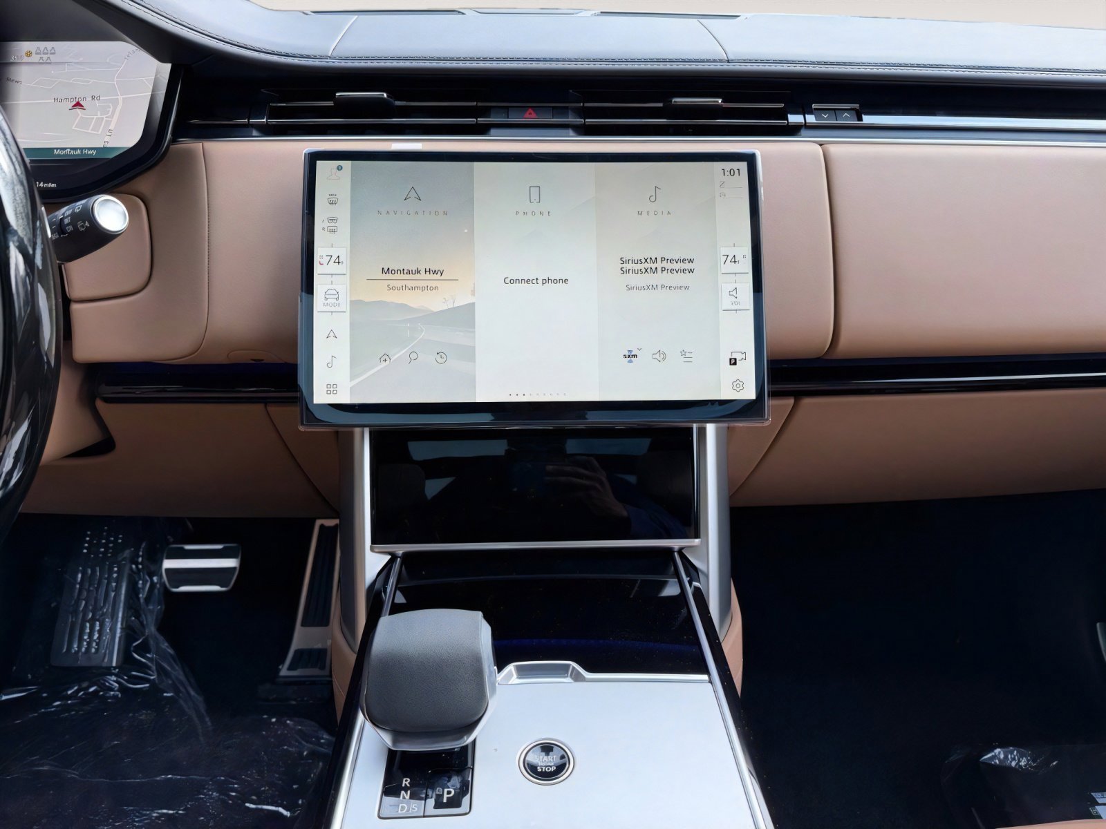 New 2025 Land Rover Range Rover Long Wheelbase SE image 17