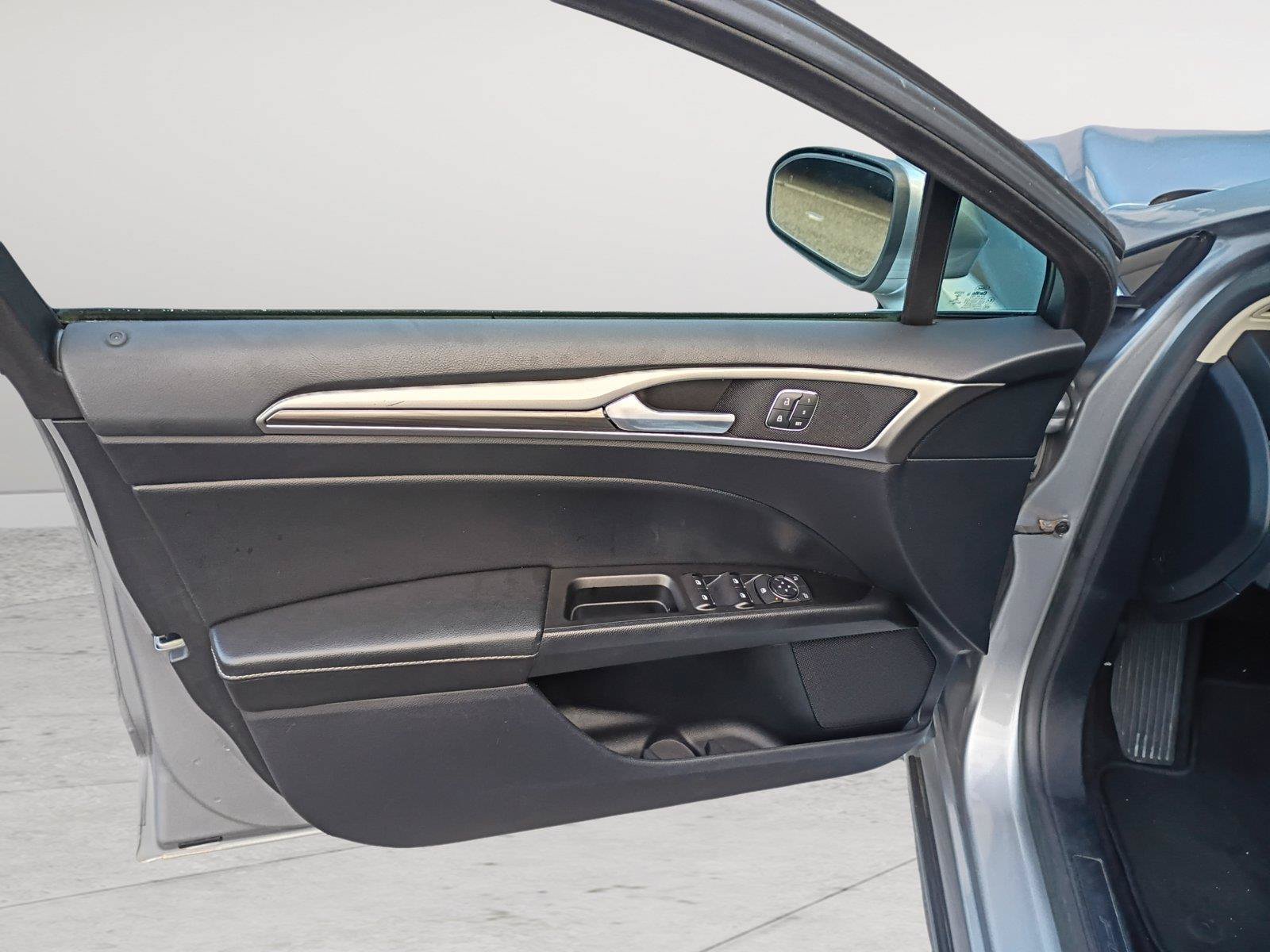 Certified 2020 Ford Fusion SEL FWD image 9