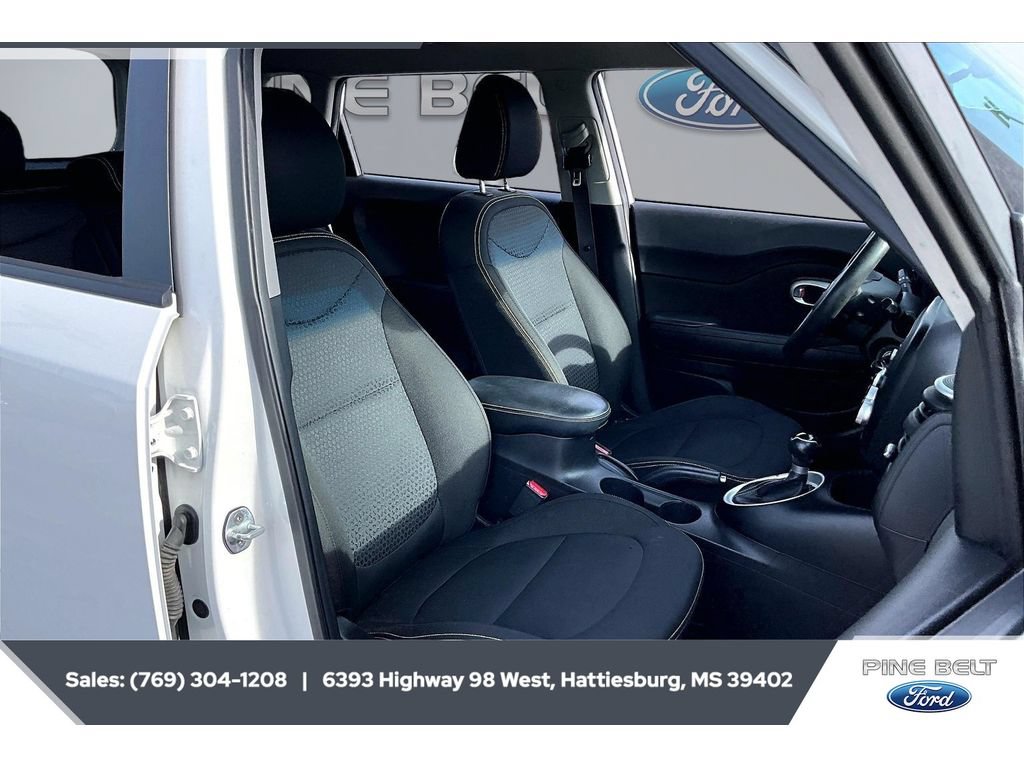 Used 2016 Kia Soul + FWD image 7