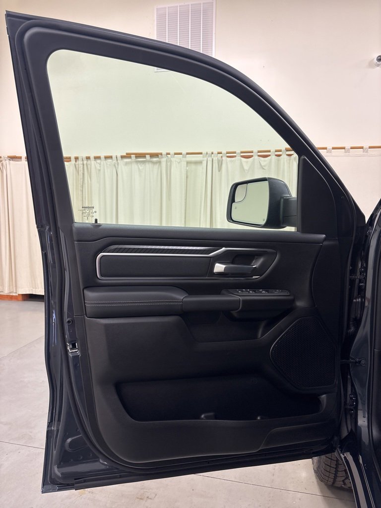 New 2026 RAM 1500 4x4 Crew Cab image 17