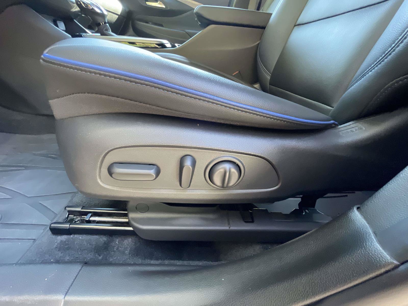 Used 2024 Buick Envista Sport Touring w/ Convenience I Package FWD image 15