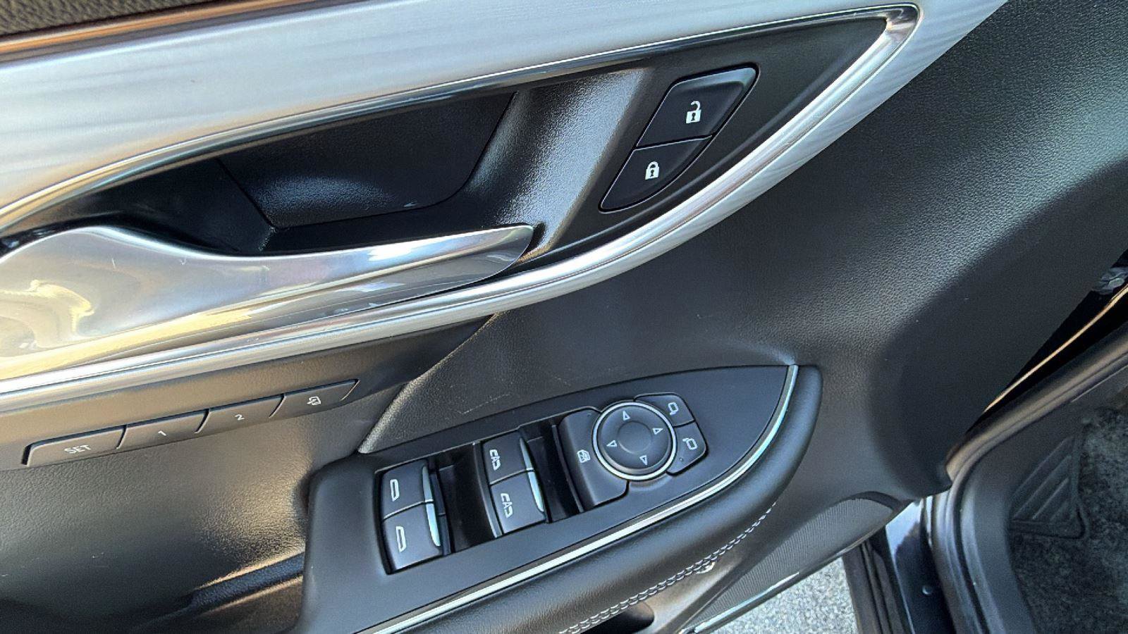 New 2025 Buick Envision Avenir image 23