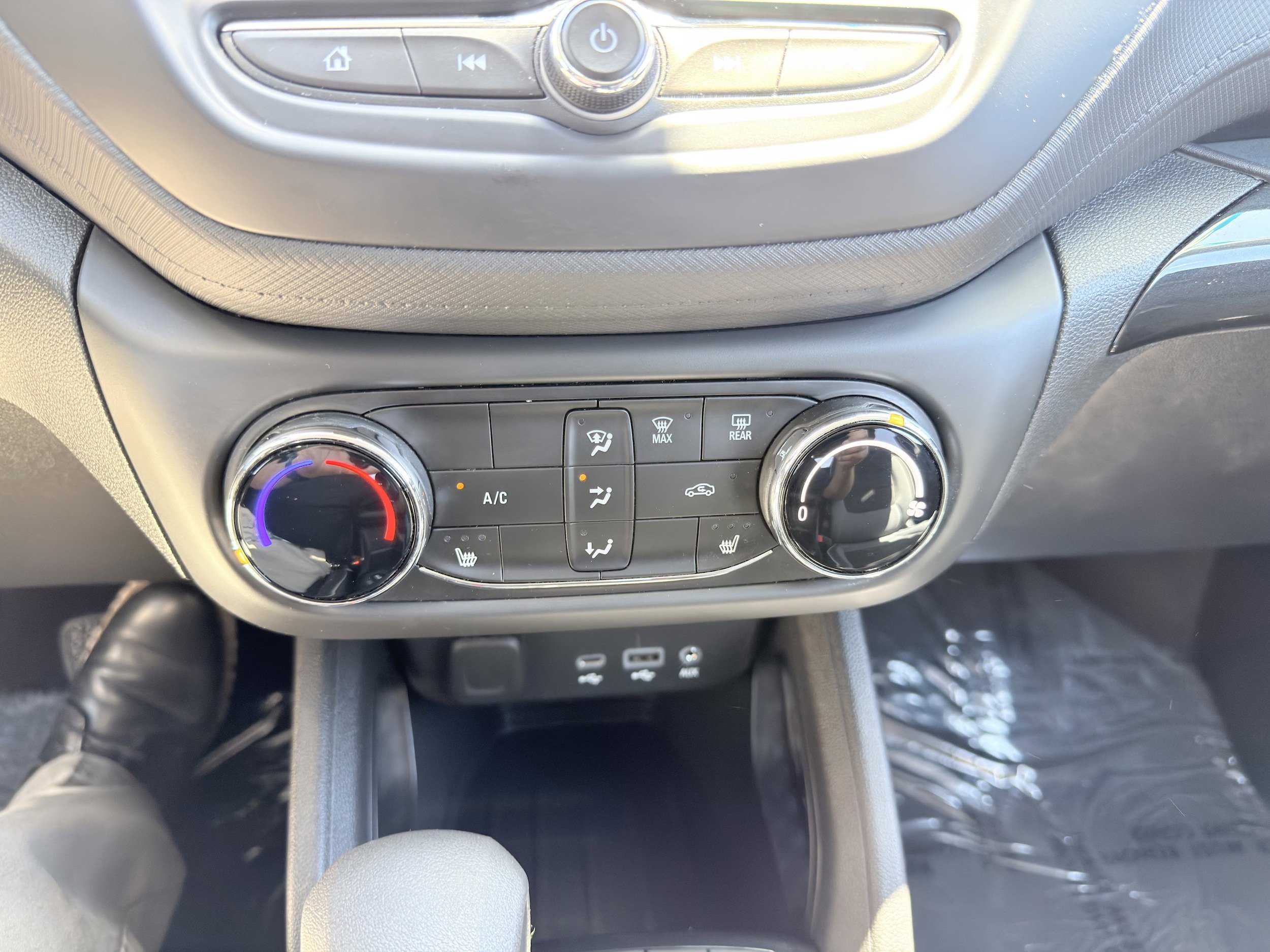 Used 2022 Chevrolet TrailBlazer LT FWD image 28