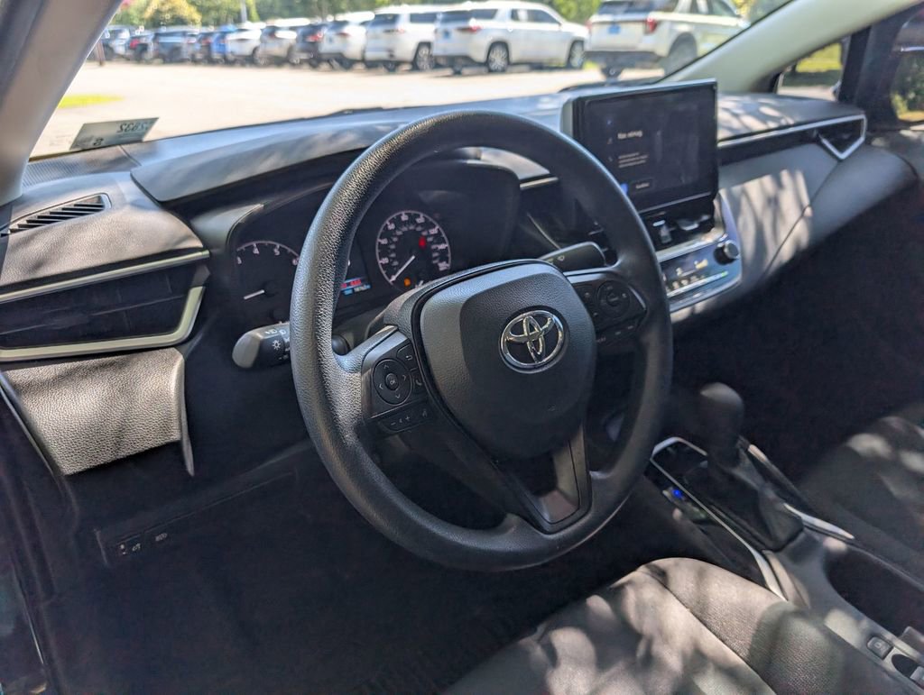 Used 2023 Toyota Corolla LE FWD image 30
