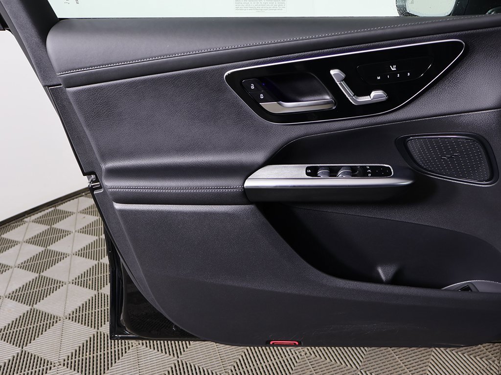 Used 2025 Mercedes-Benz GLC 350e 4MATIC image 20