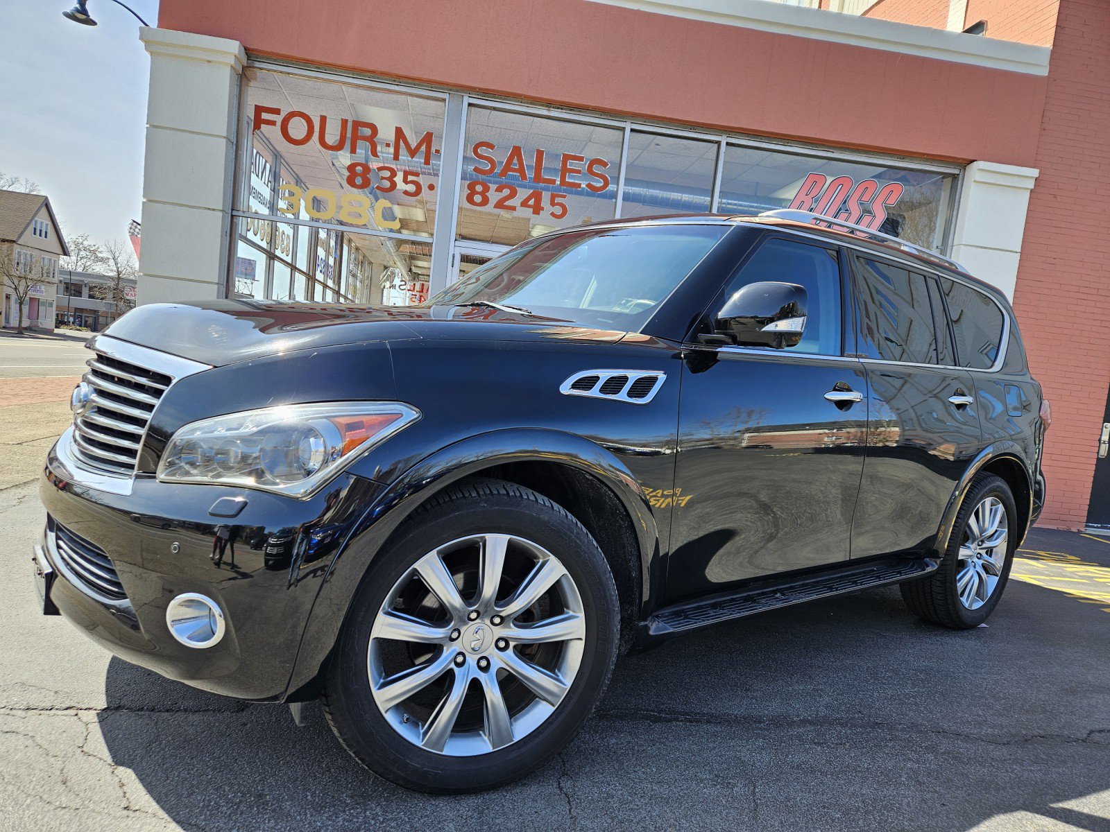 Used 2012 INFINITI QX56 4WD w/ Deluxe Touring Pkg