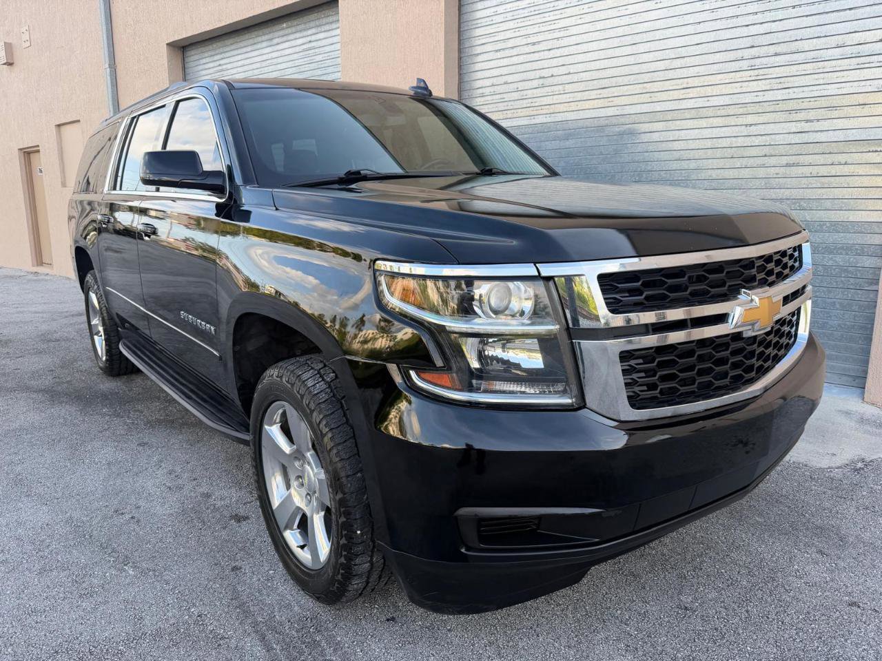 Used 2017 Chevrolet Suburban LS w/ All-Season Package RWD image 4
