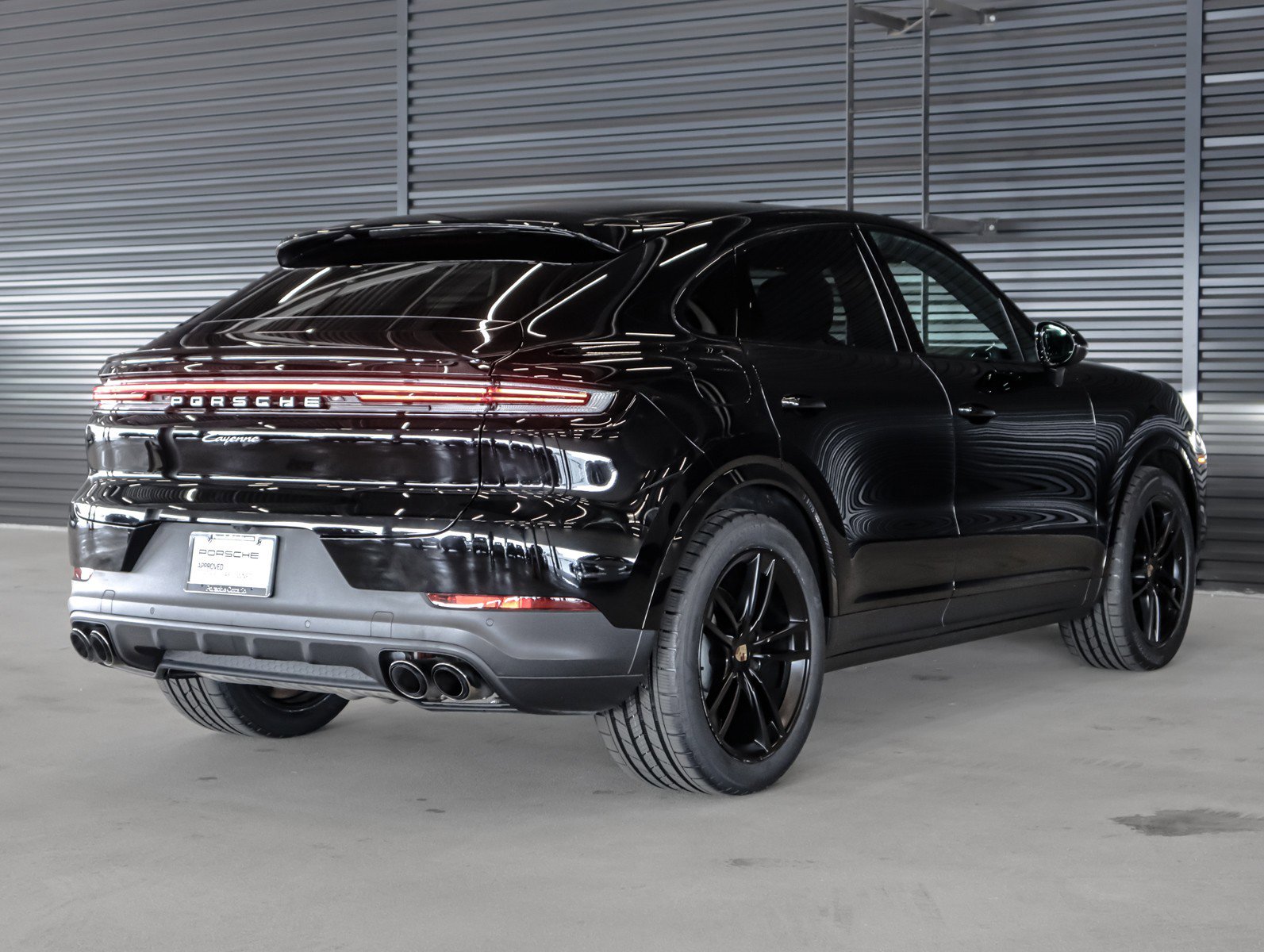 Used 2024 Porsche Cayenne Coupe AWD/4WD image 10