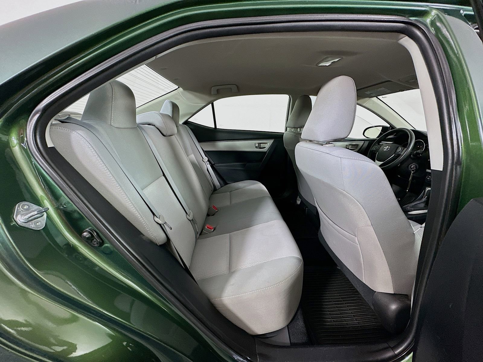Used 2014 Toyota Corolla LE FWD image 24