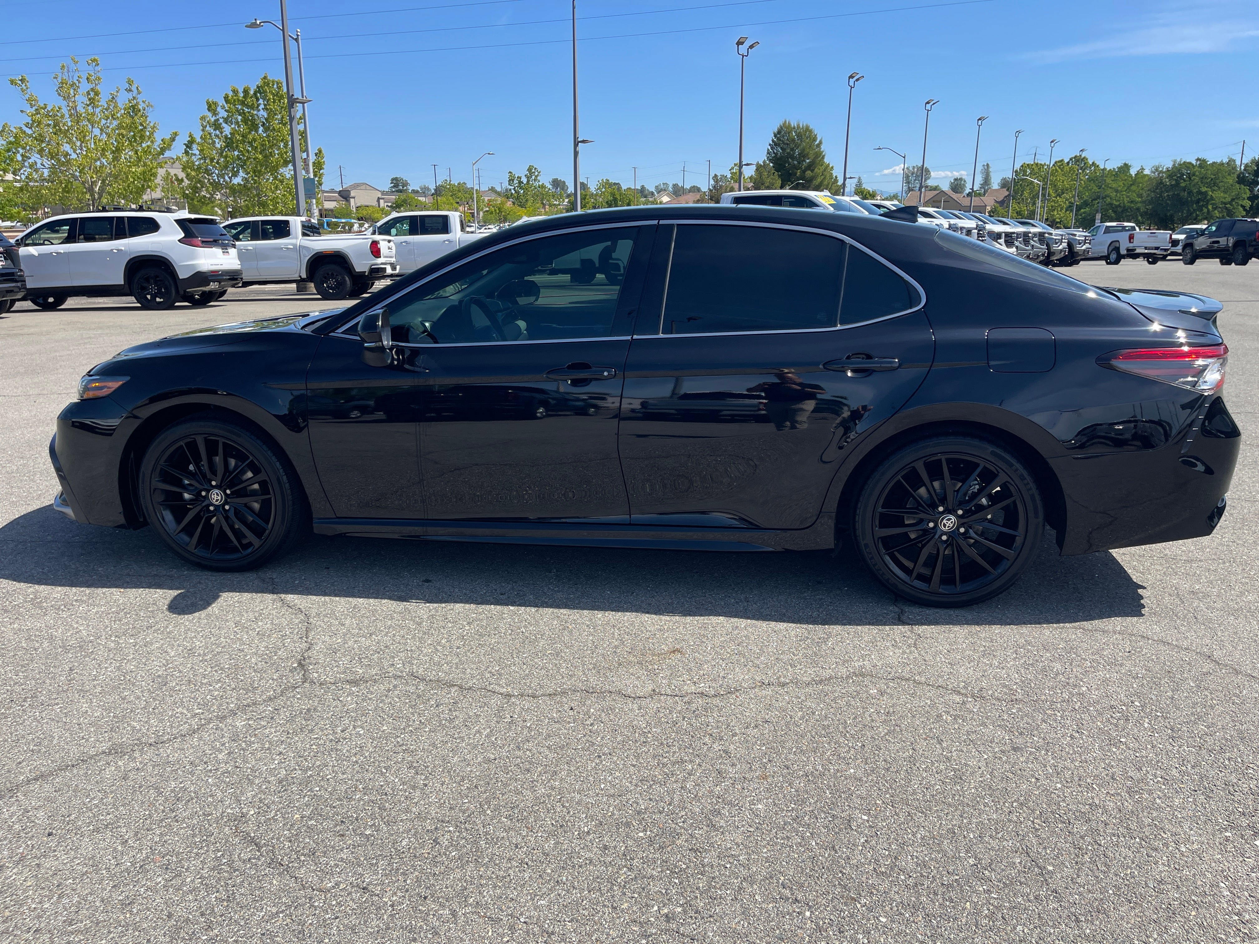 Used 2022 Toyota Camry XSE FWD image 8
