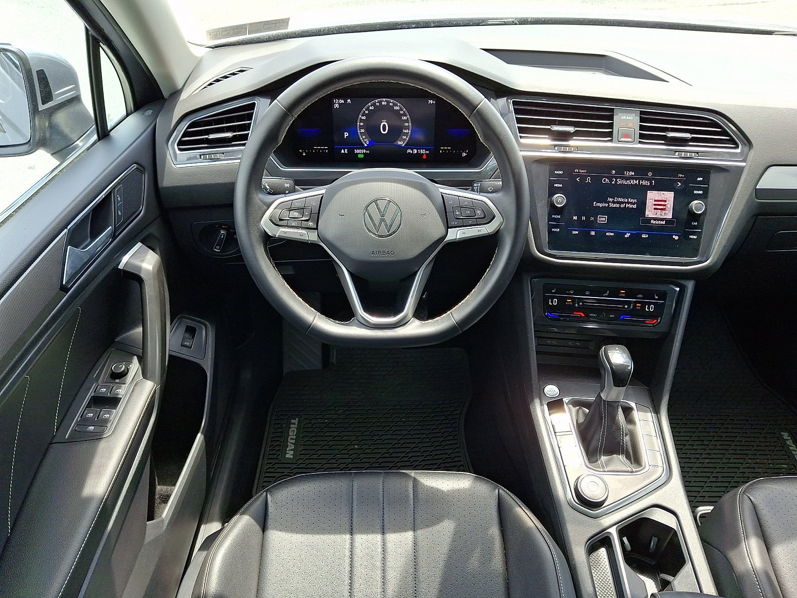 Used 2022 Volkswagen Tiguan SE AWD/4WD image 13