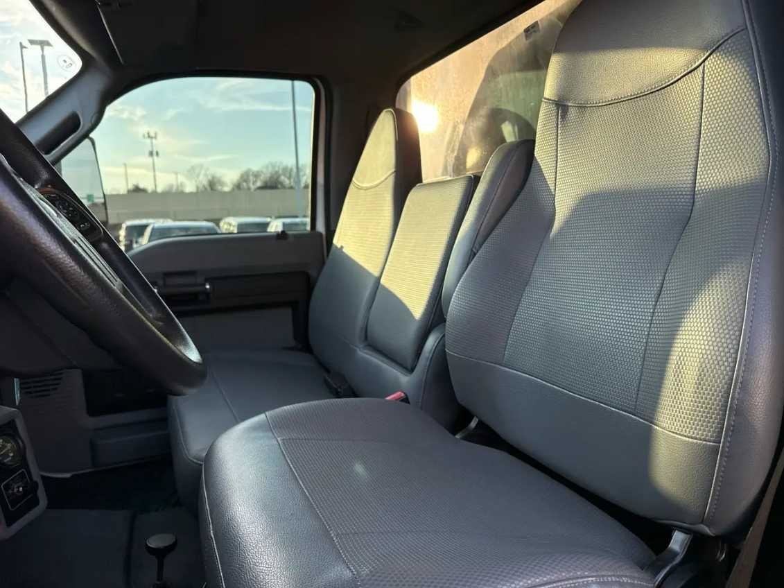 Used 2017 Ford F750 2WD Regular Cab Super Duty image 9