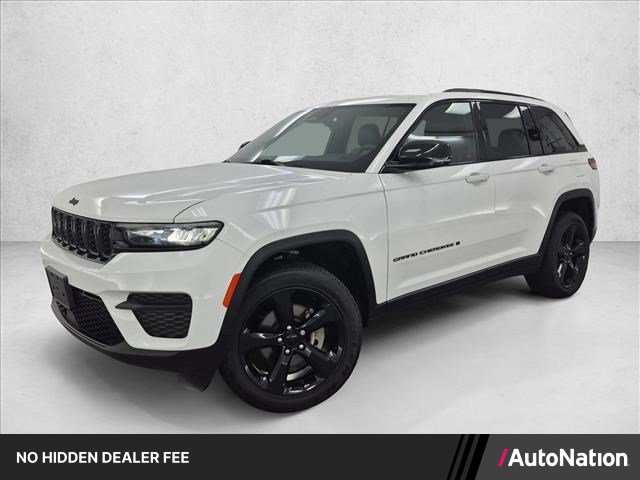Certified 2025 Jeep Grand Cherokee Altitude AWD/4WD image 1