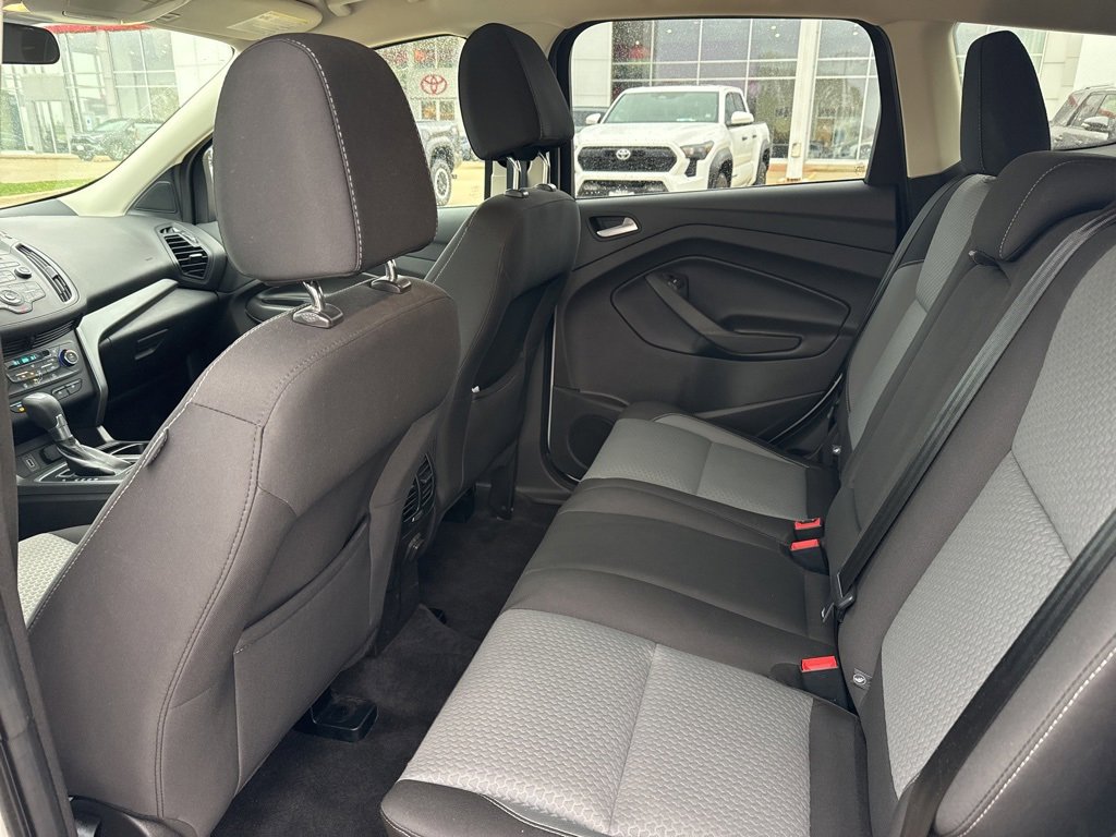 Used 2017 Ford Escape SE image 9