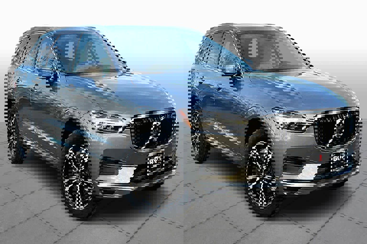 Used 2020 Volvo XC60 T6 Momentum image 3