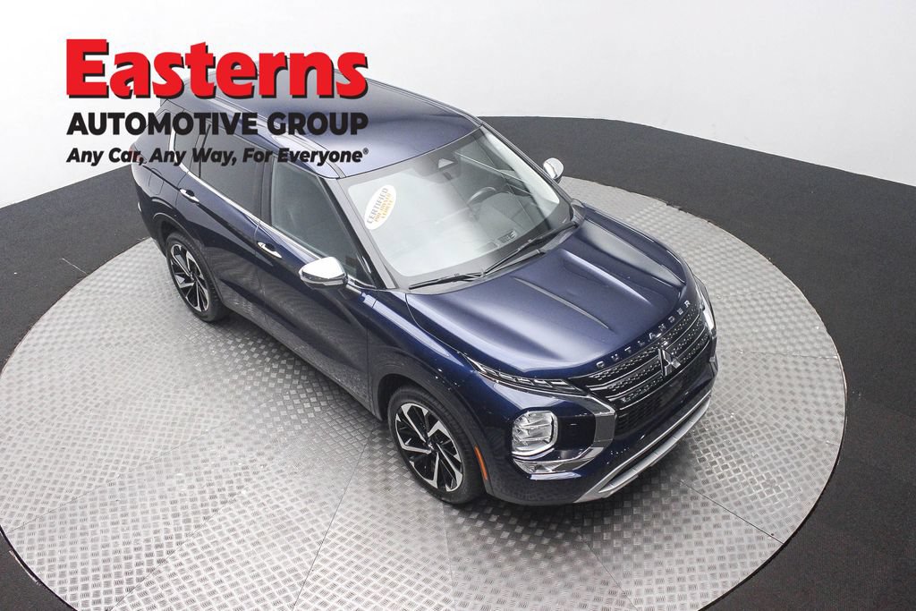 Used 2023 Mitsubishi Outlander SE AWD/4WD image 3