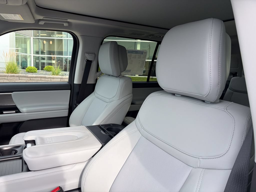 New 2027 Ford Expedition Platinum AWD/4WD image 10