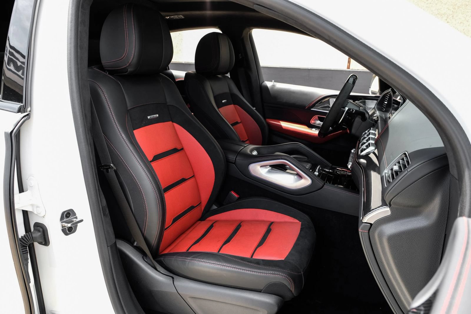 Used 2024 Mercedes-Benz GLE 63 AMG S w/ Driver Assistance Package image 31