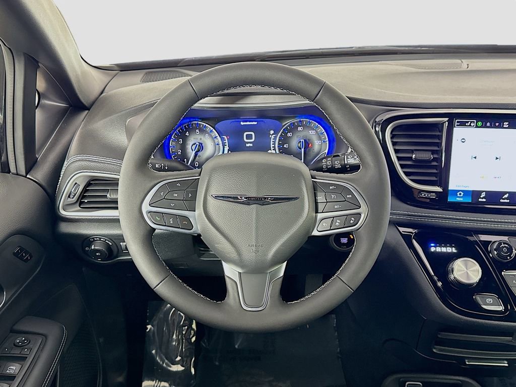 New 2026 Chrysler Pacifica Select image 30