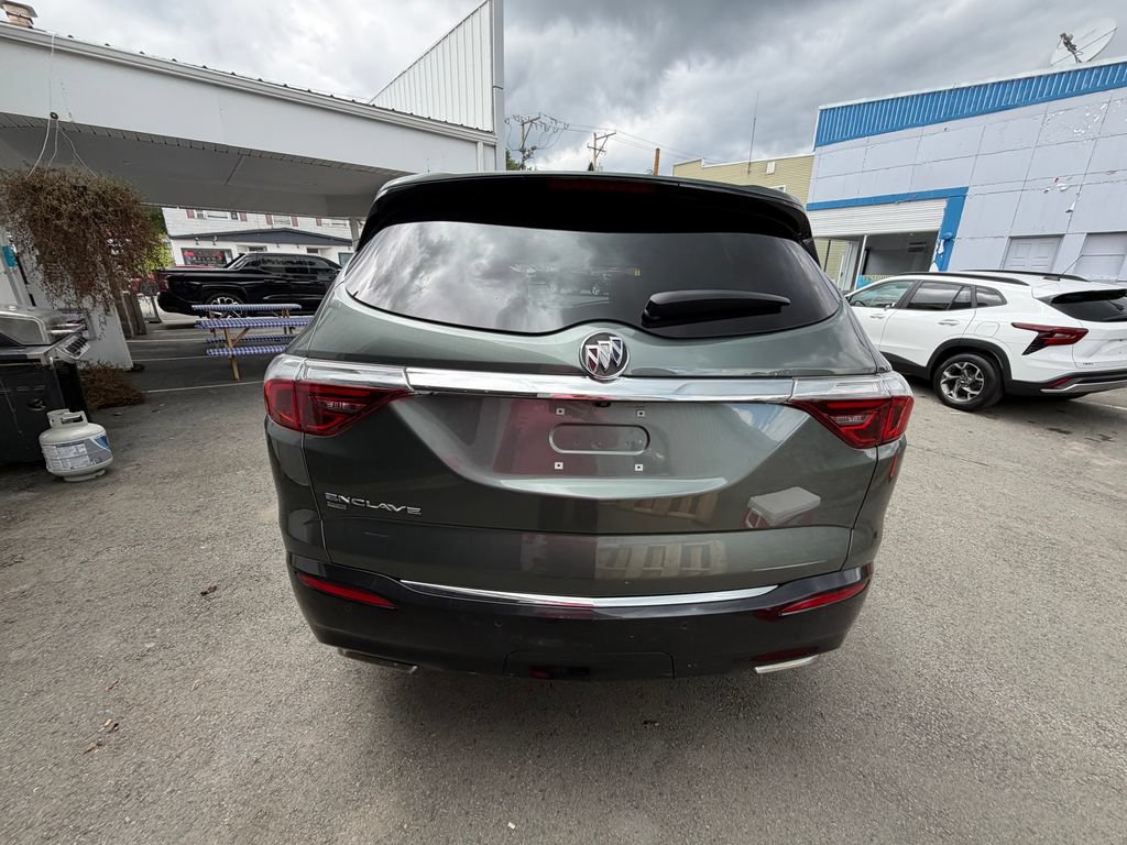 Used 2023 Buick Enclave Essence AWD/4WD image 4