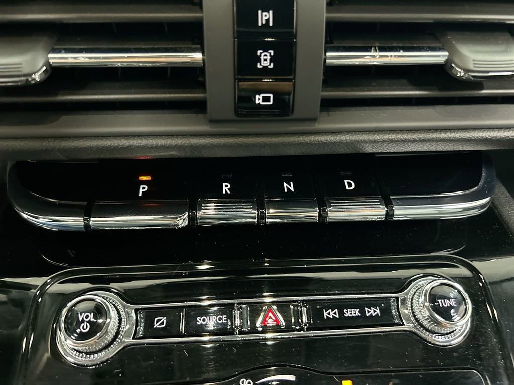 Used 2022 Lincoln Corsair Standard w/ Equipment Group 101A image 18