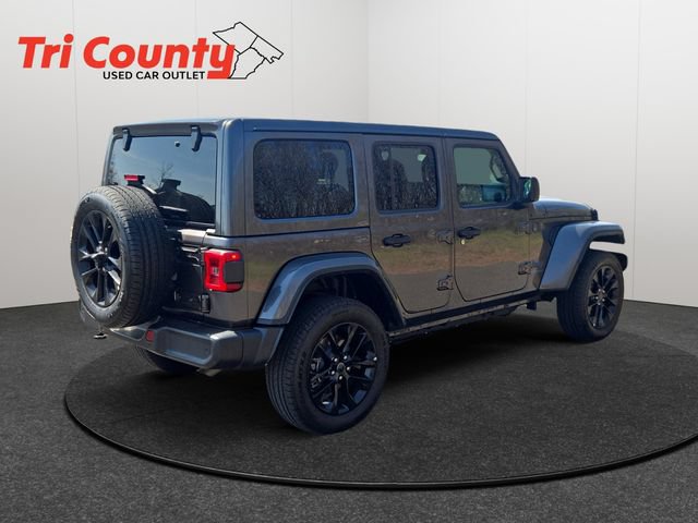 Used 2025 Jeep Wrangler Unlimited Sahara w/ Safety Group AWD/4WD image 8