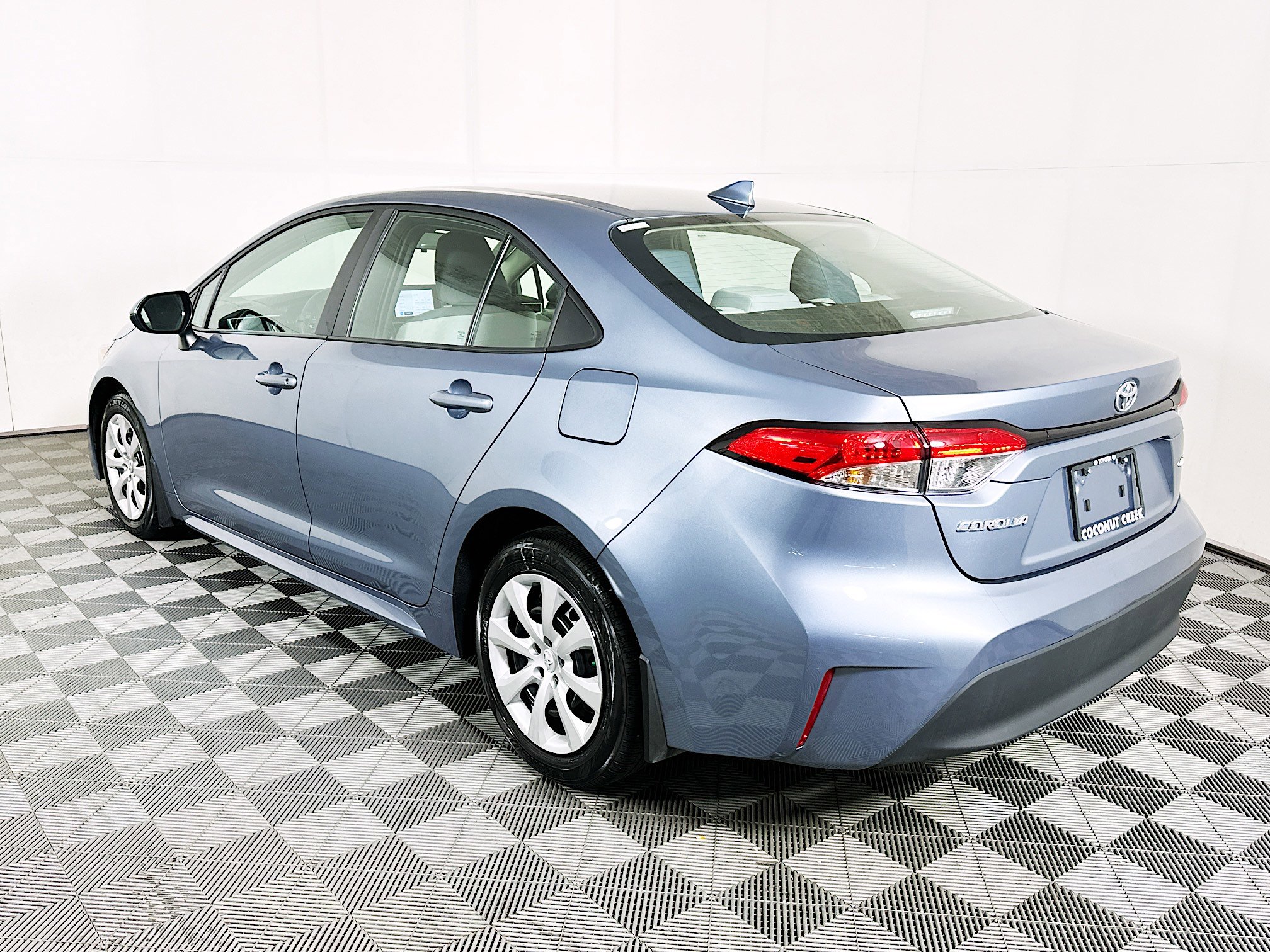 Used 2024 Toyota Corolla LE image 5